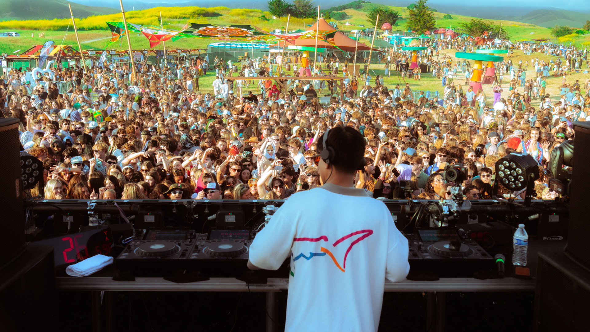 Gudfella playing at the Funk Safari stage