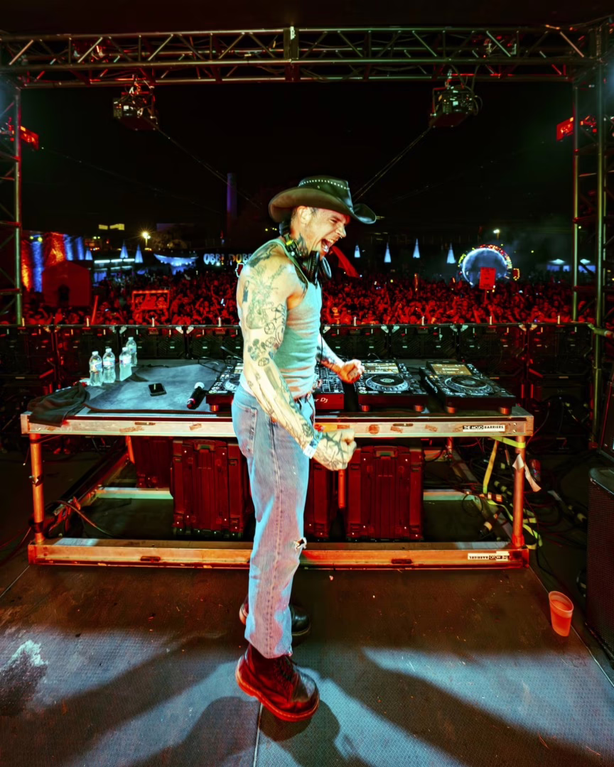 lil texas jumping into the air fully flexed